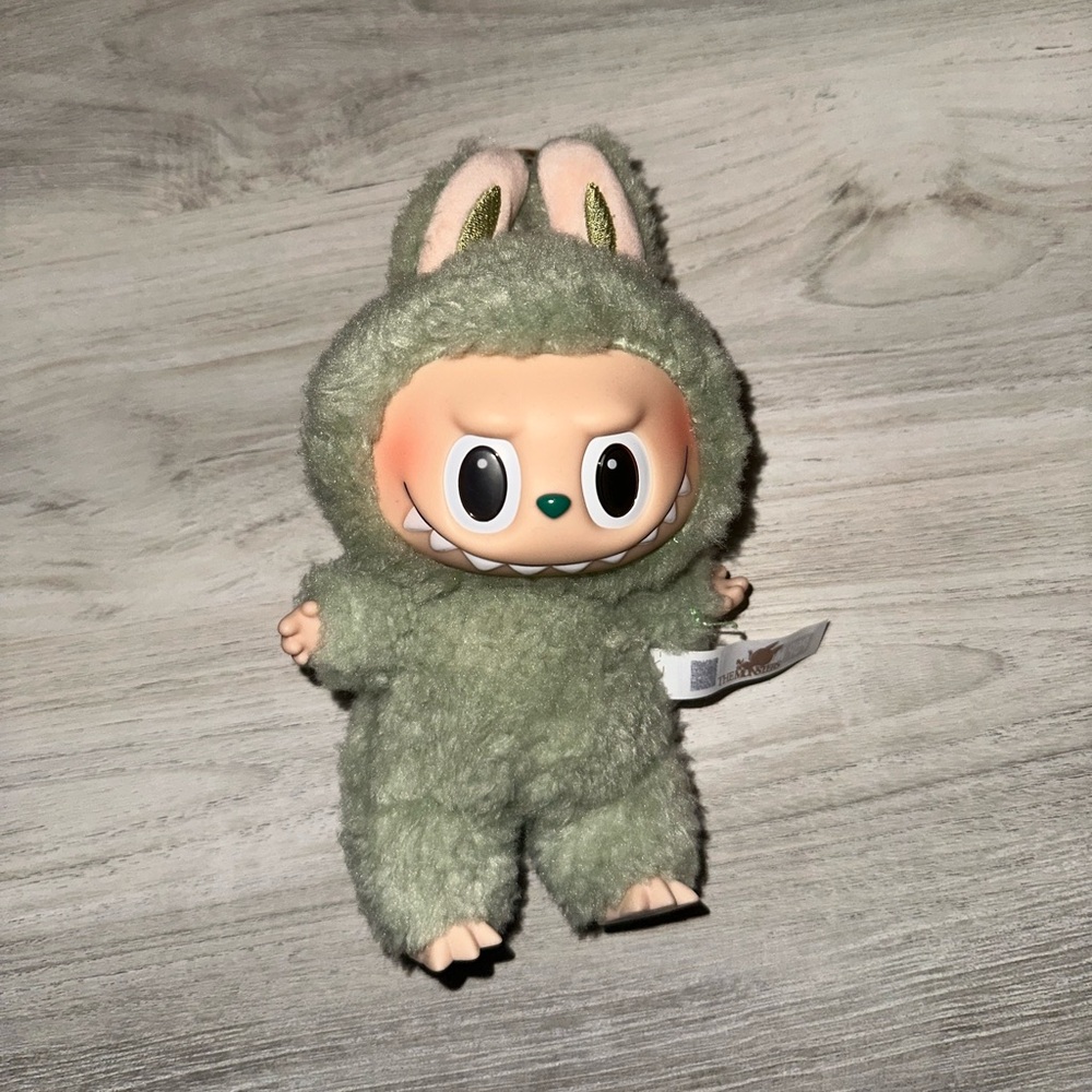 Green Labubu - Picture 2 of 8